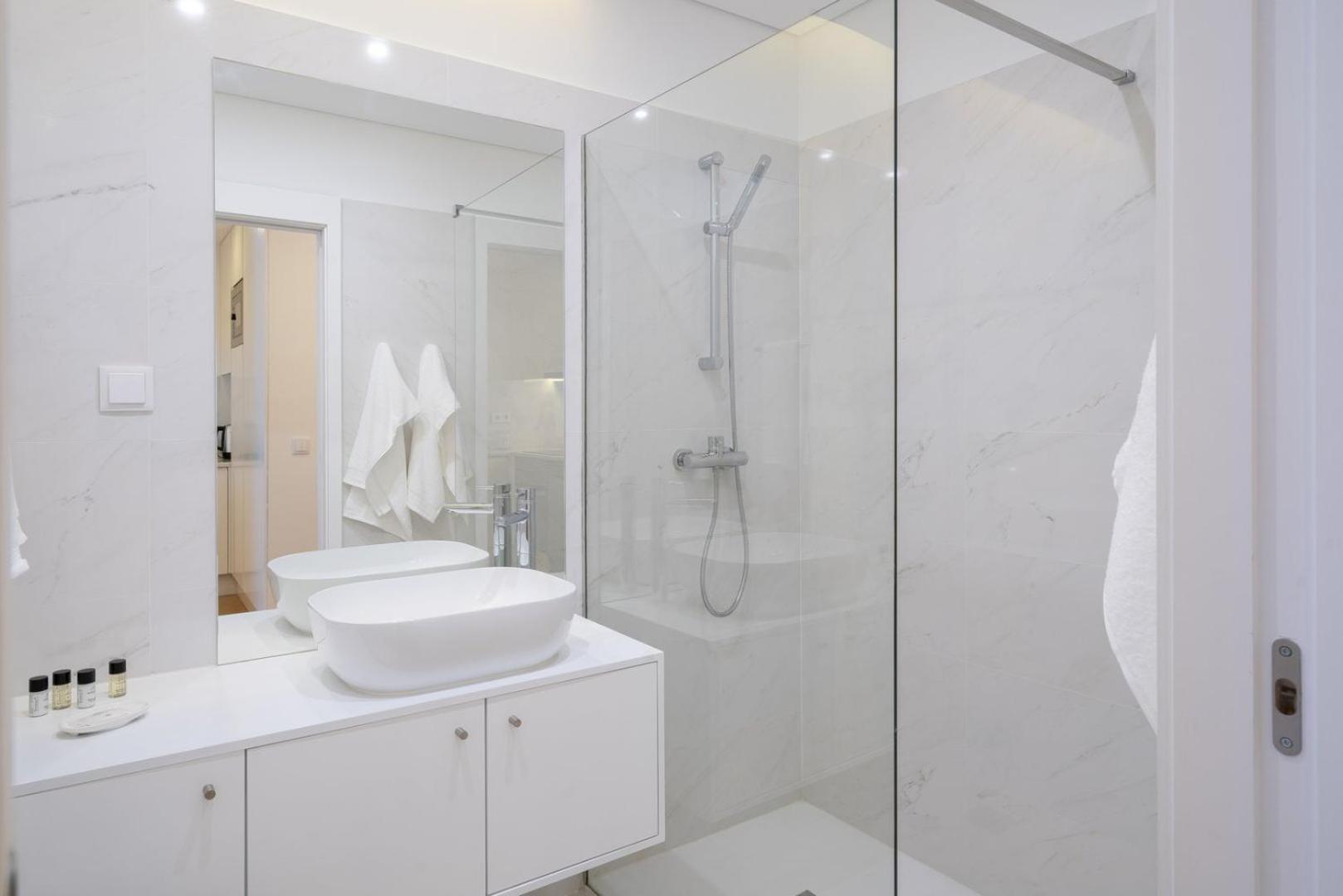 Guestready - Modern 2-Bedroom Apt In Cedofeita OOporto Exterior foto